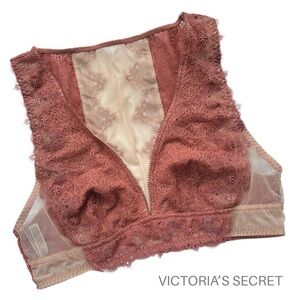 VICTORIA’S SECRET | NWOT PLUNGE CHANTILLY LACE SHEER BRALETTE | LARGE